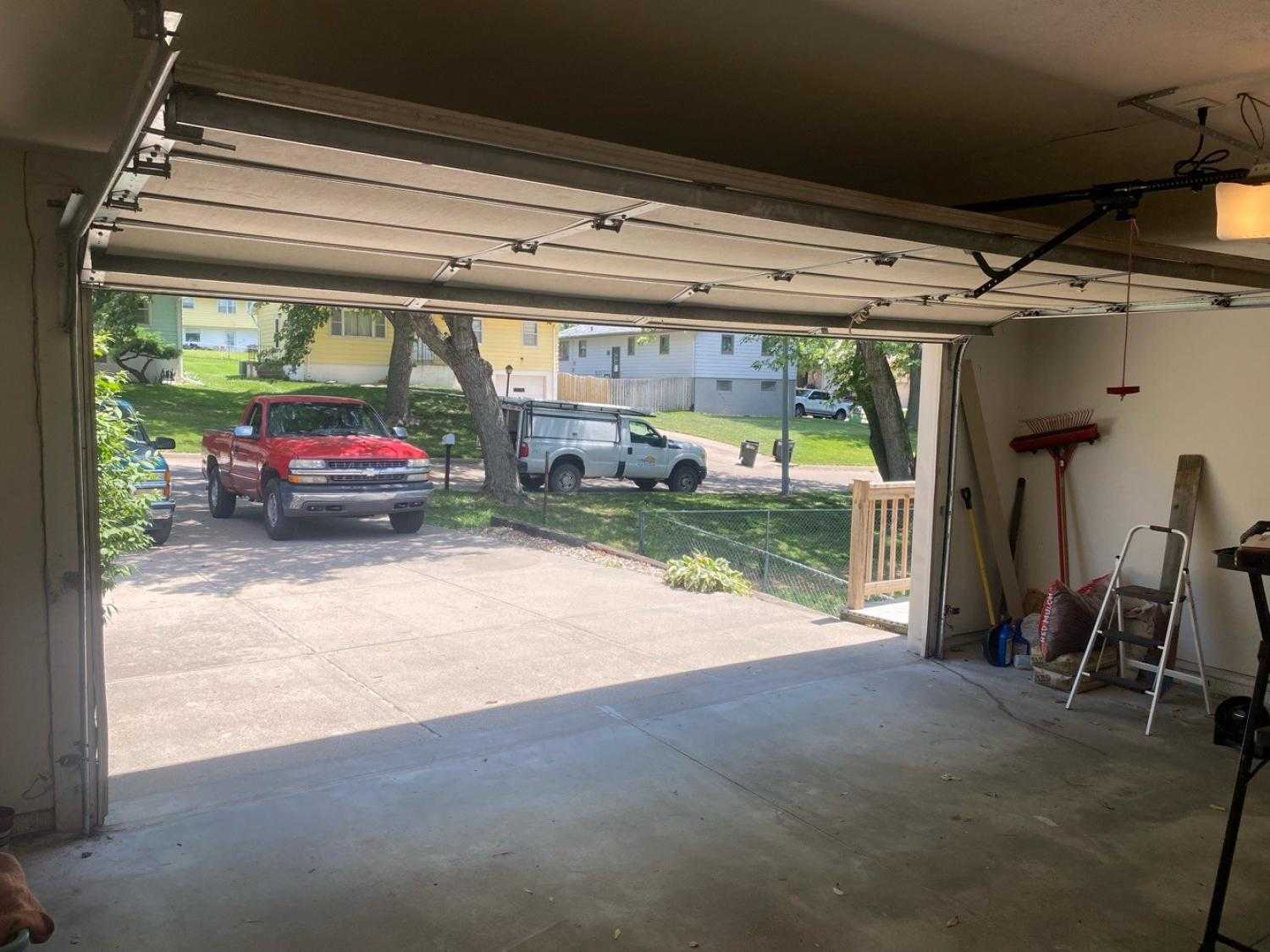 Garage Door Repair Garage Door Service Garage Door Maintenan Garage Door Repair 1st Ave, Plattsmouth, NE