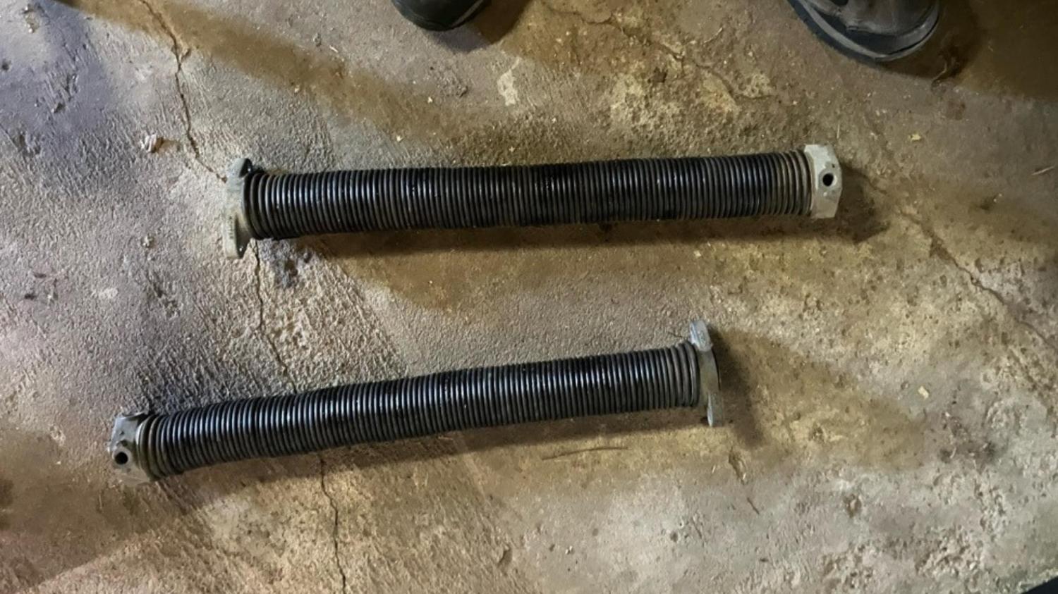 Broken Garage Spring Repair S 75th Ave, Ralston, NE