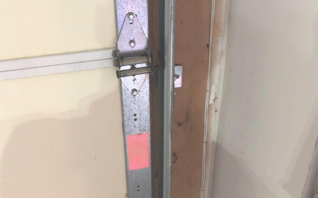 Garage Door Track Repair La Vista