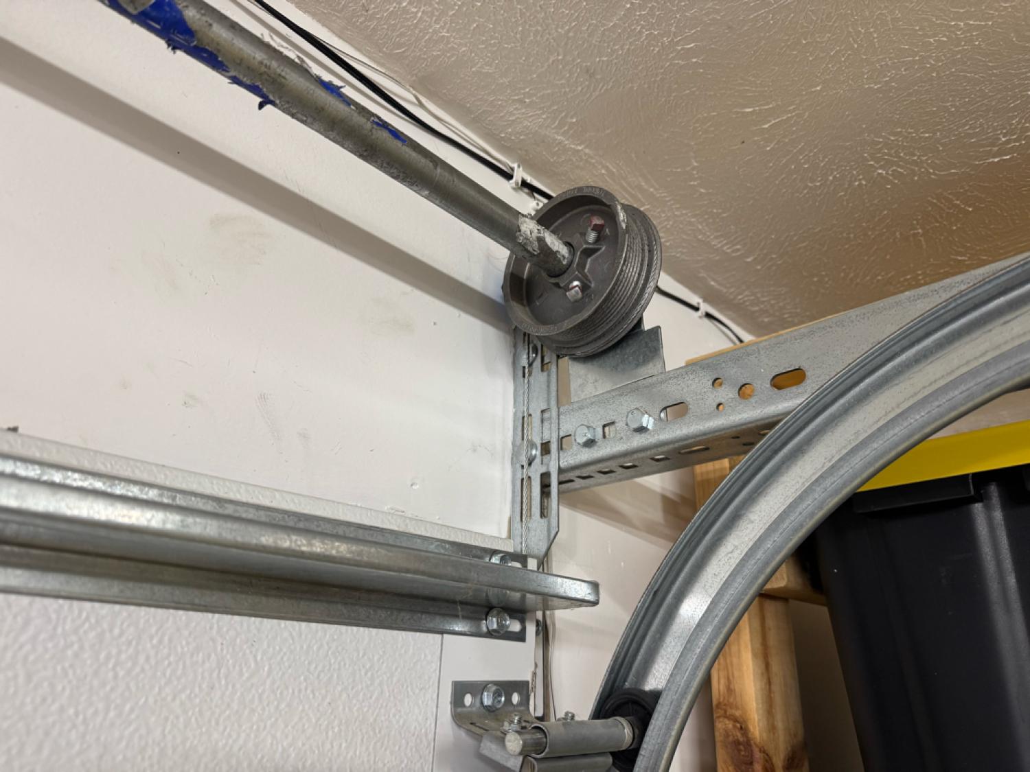 Professional Garage Door Services 9th St, Council Bluffs, IA