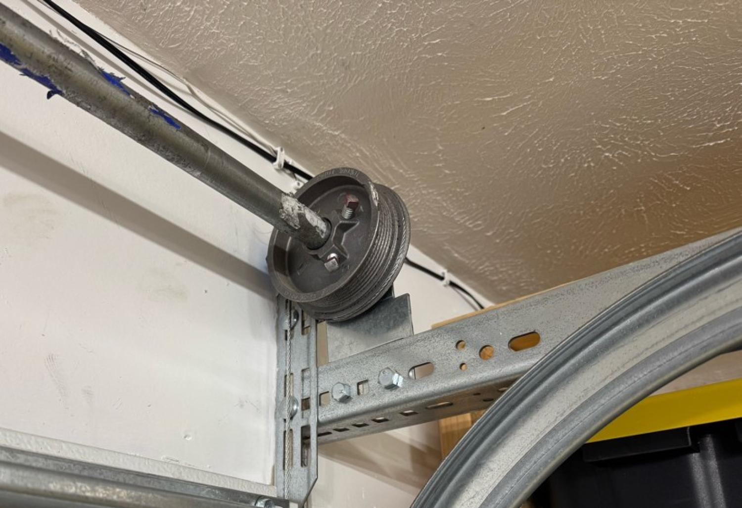 Professional Garage Door Services 9th St, Council Bluffs, IA