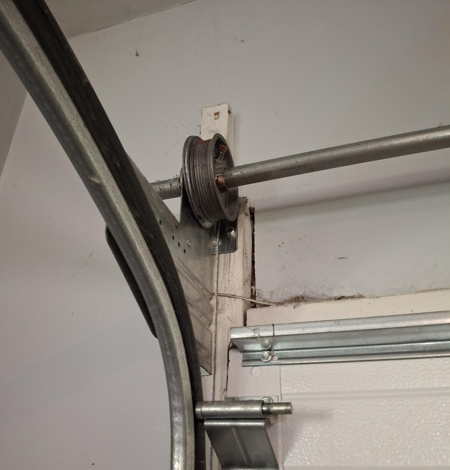 Garage Door Repair 17th Ave, Council Bluffs, IA